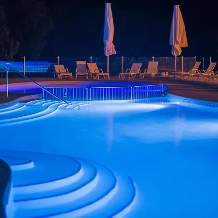 Chateau De Collonges Hotel Saint-Donat-sur-lʼHerbasse