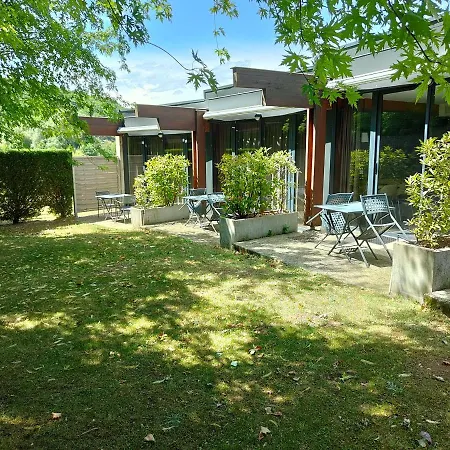 Chateau De Collonges Hotel